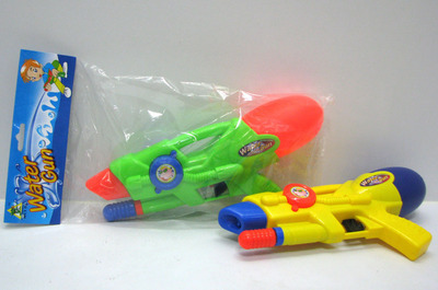 夏日熱銷戲水良伴 打汽水槍兒童玩具